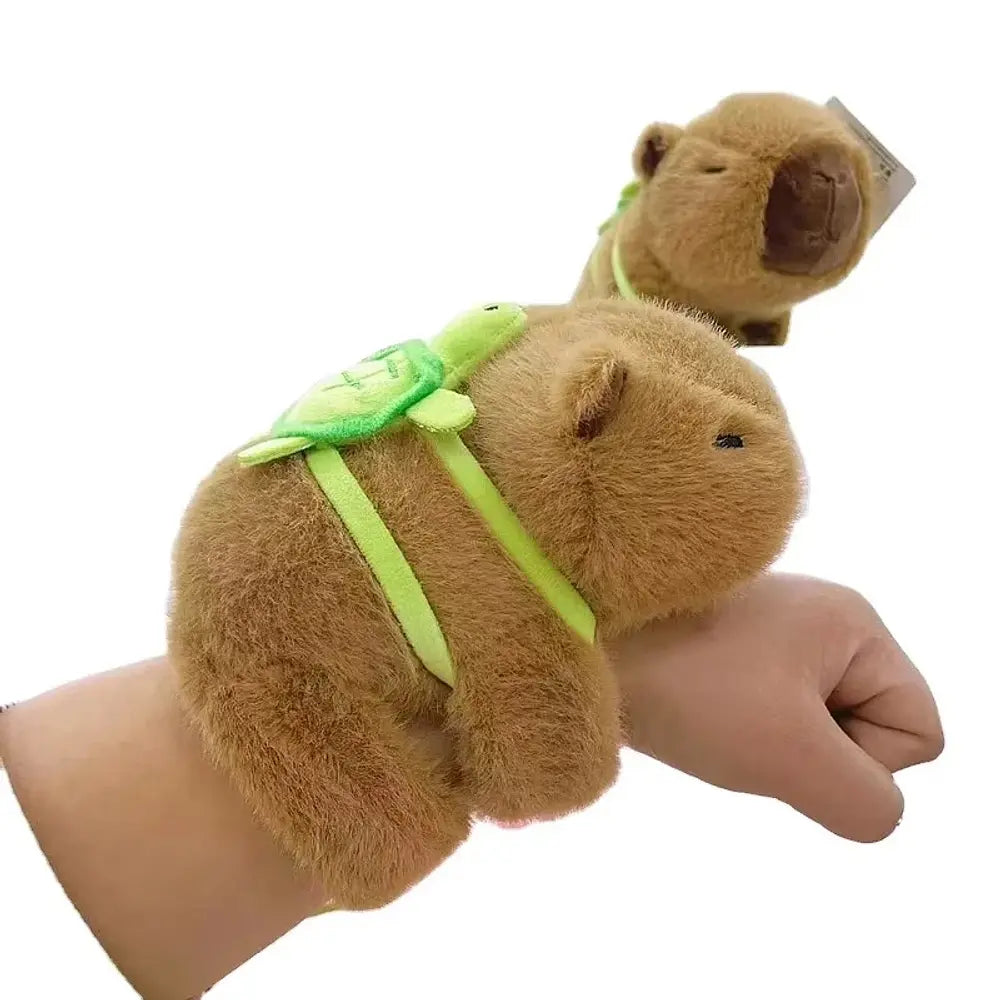 ⭐Peluche Brazalete de Abrazo Capibara con Mochila de tortuguita⭐