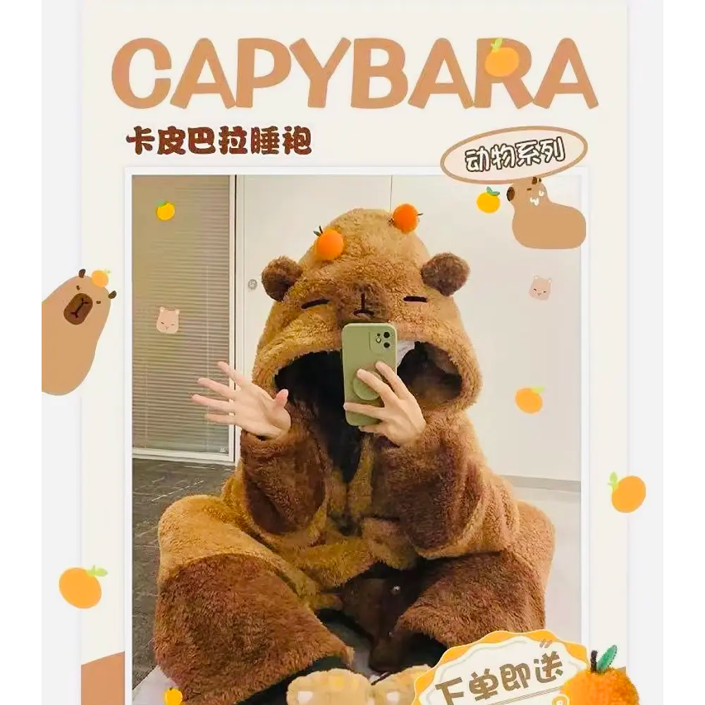 ⭐PIJAMA BATA CON CAPUCHA LARGO CAPYBARA ADULTO⭐