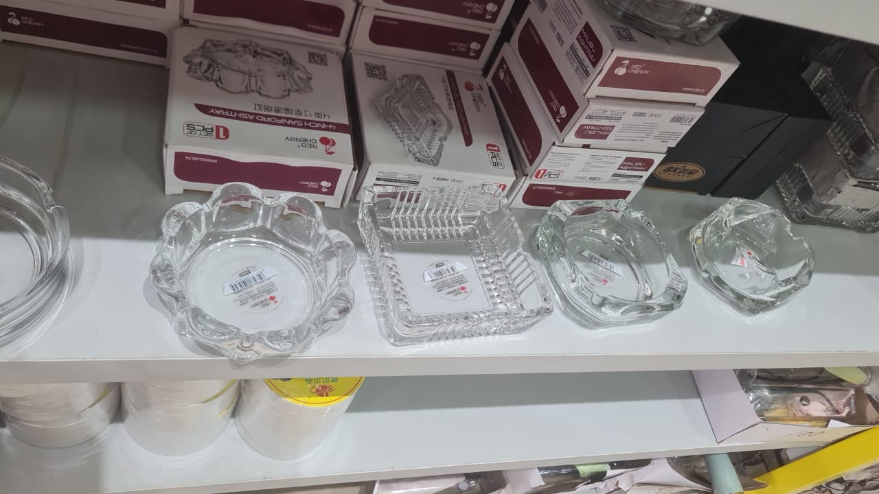 ⭐1 cenicero de vidrio⭐